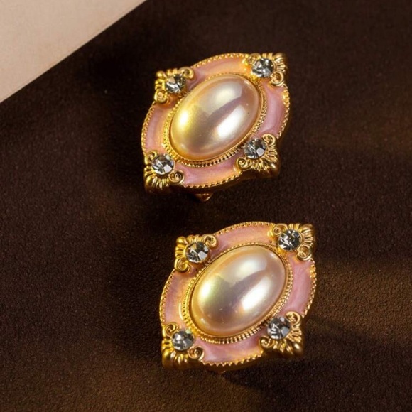 Vintage-Inspired Pink & Pearl Statement Earrings - Picture 11 of 11